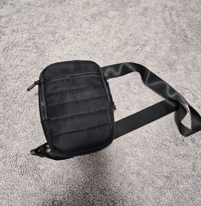 P'tula Essential Crossbody Bag